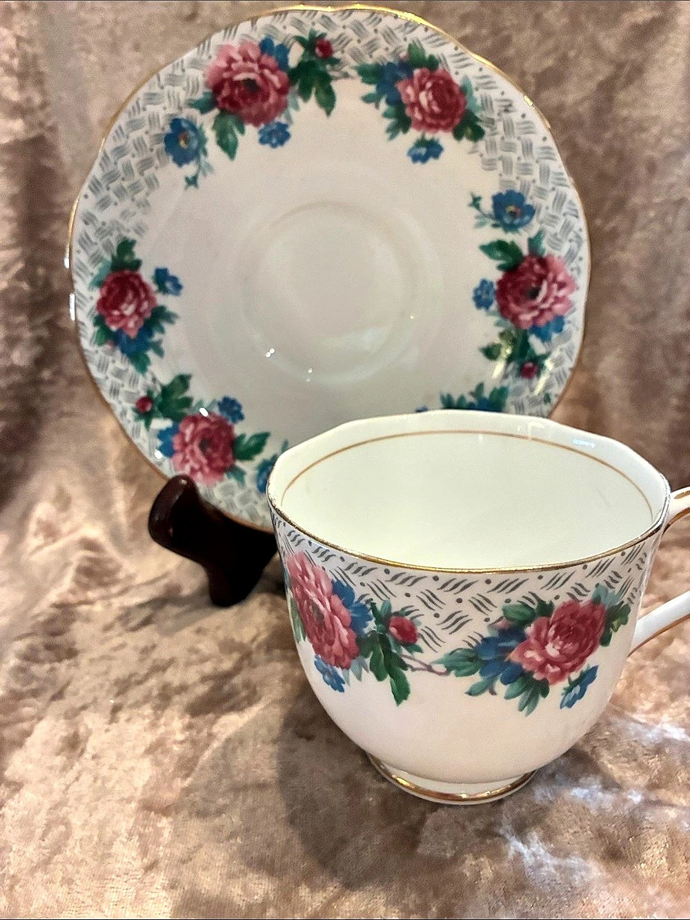 Roslyn Fine Bone China floral cup and saucer Floral Cup & Saucer White & Pink